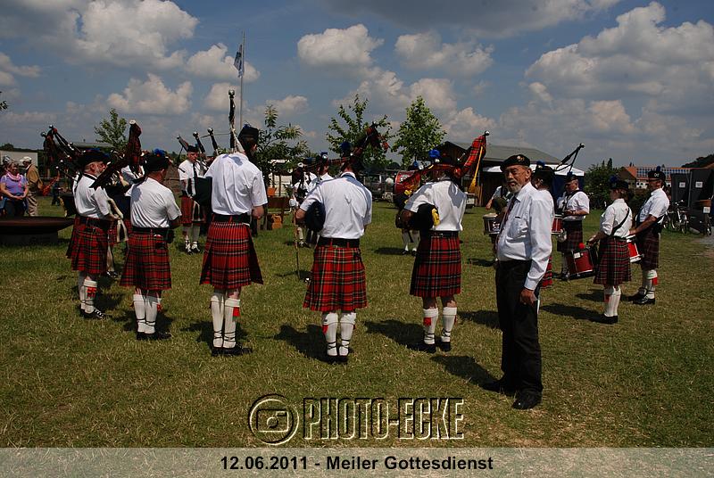 071.jpg
